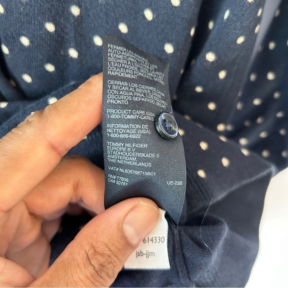 Tommy Hilfigure Women’s Poker Dot Button Down Sweater Size Medium - Picture 8 of 9